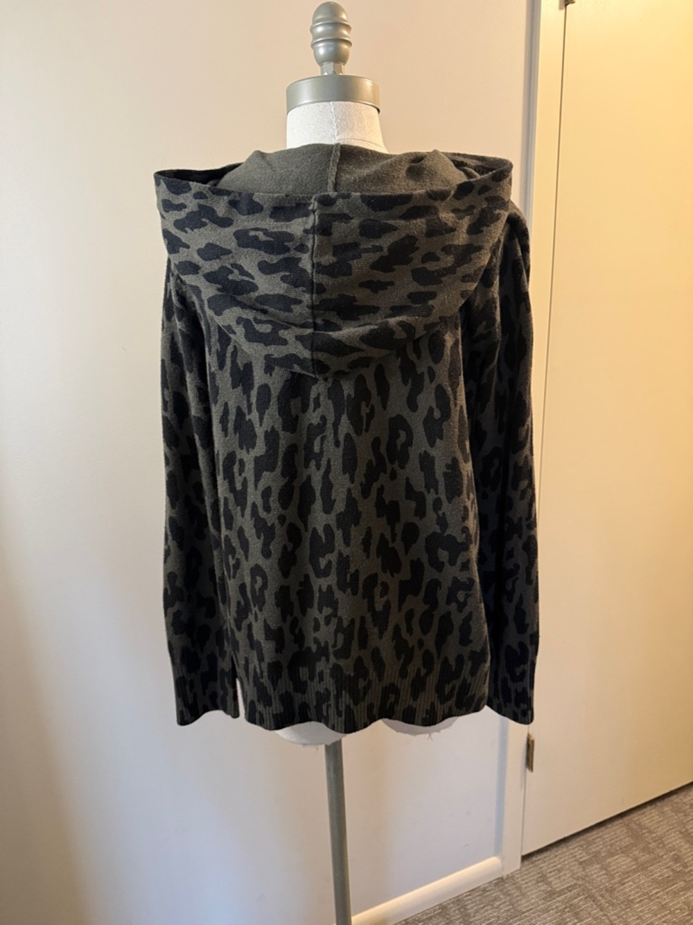 J. Jill Women's Leopard Print Crewneck Sweater - Green Black - Picture 4 of 8